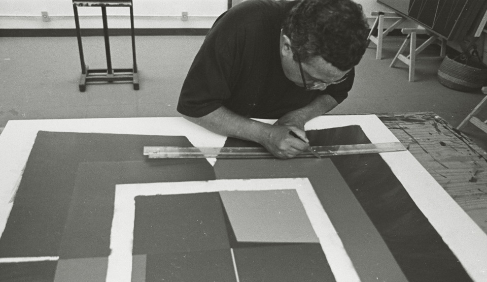 O artista em seu atelier em Petrópolis, ensaio de Ricardo de Hollanda.